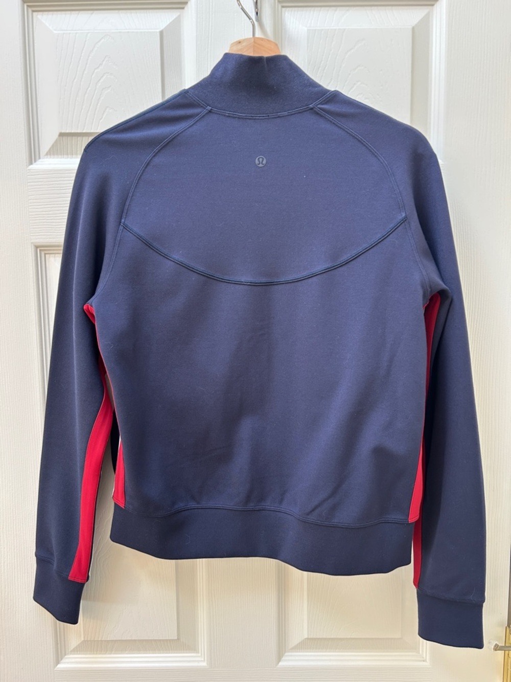Lululemon Athletica Cover Your Tracks Jacket Size 6- Like New - Picture 2 of 9